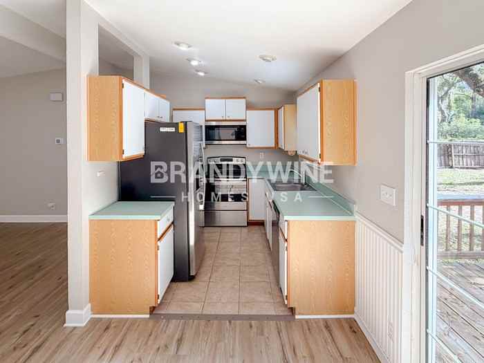 132 E 8th St - Photo 7 of 17