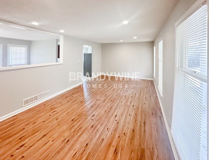 4060 W Stubbs Rd - Photo 3 of 32