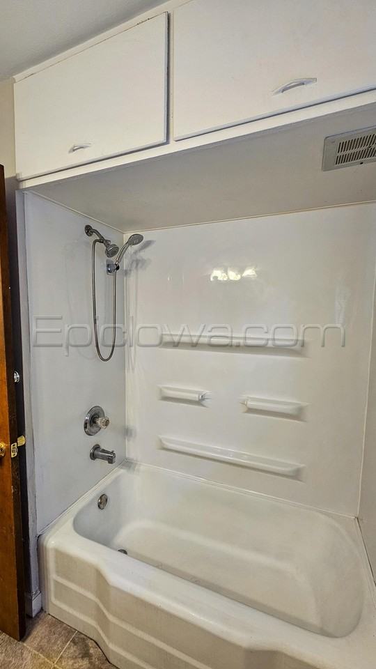 1130 Longview Dr #1 - Photo 3 of 21