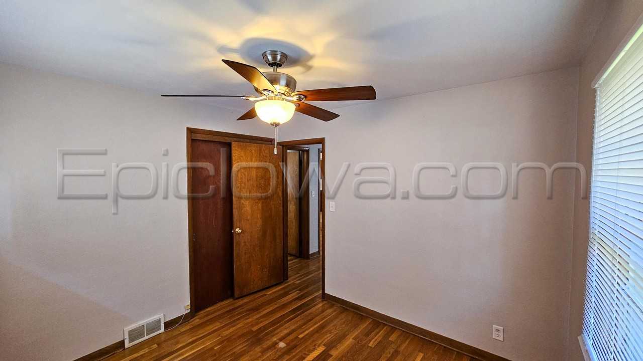1130 Longview Dr #1 - Photo 4 of 21
