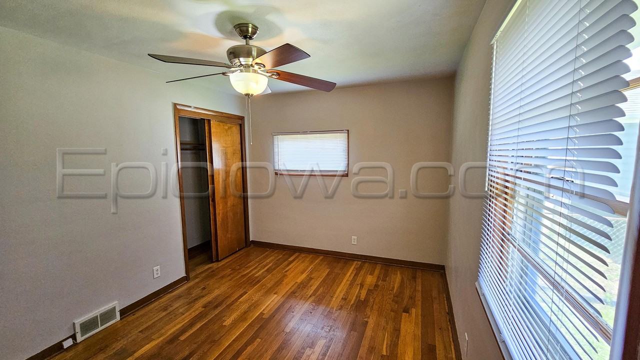 1130 Longview Dr #1 - Photo 5 of 21