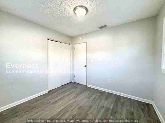 300 S Palermo Ave - Photo 7 of 22