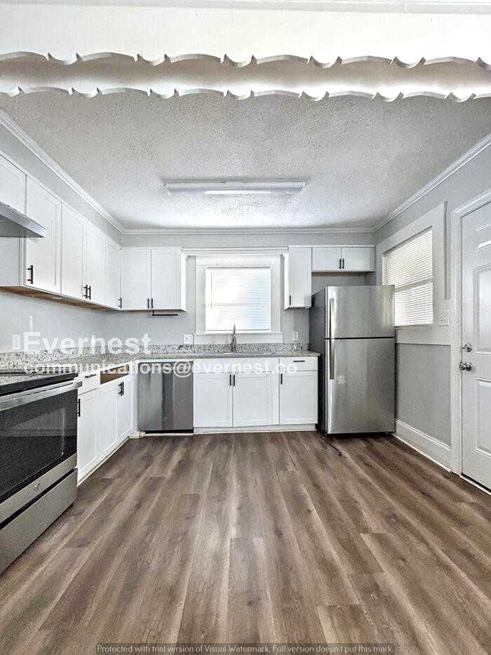 8825 Mcclure Cir - Photo 3 of 11