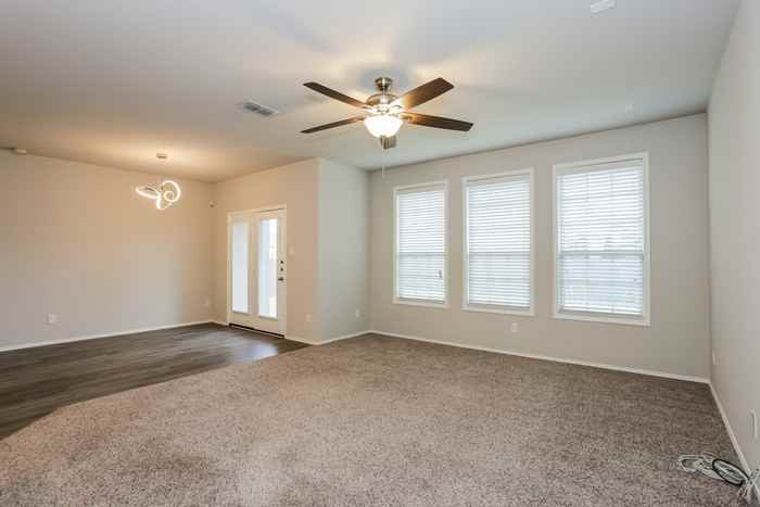 202 Shetland Ct - Photo 2 of 17