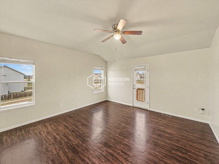 1606 Samantha Ln - Photo 6 of 27