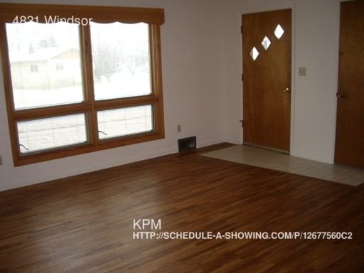 4831 Windsor Dr - Photo 3 of 6