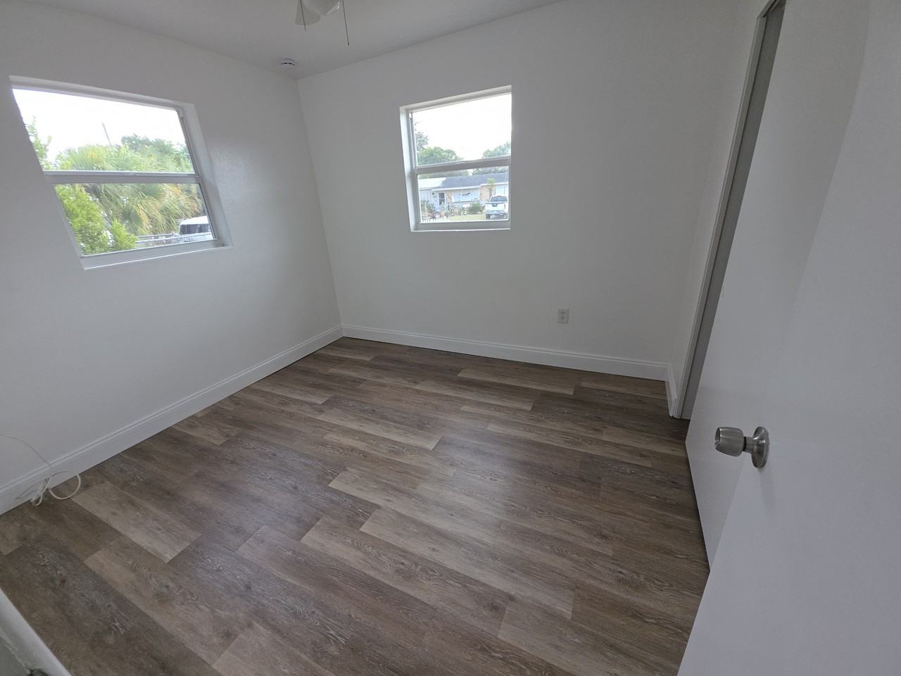 1044 W Highland Dr #1 - Photo 4 of 9