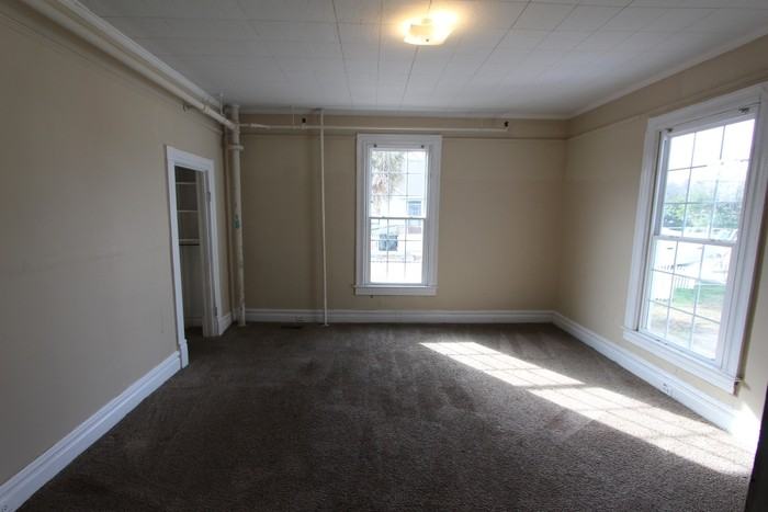 311 N Confederate Ave - Photo 6 of 18