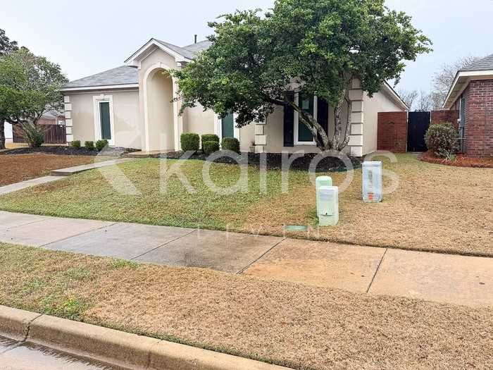 8440 Plantation Xing - Photo 4 of 30