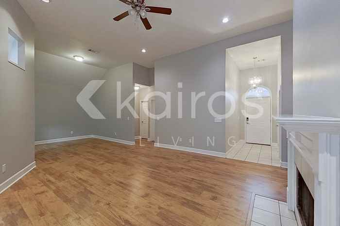 8440 Plantation Xing - Photo 5 of 30