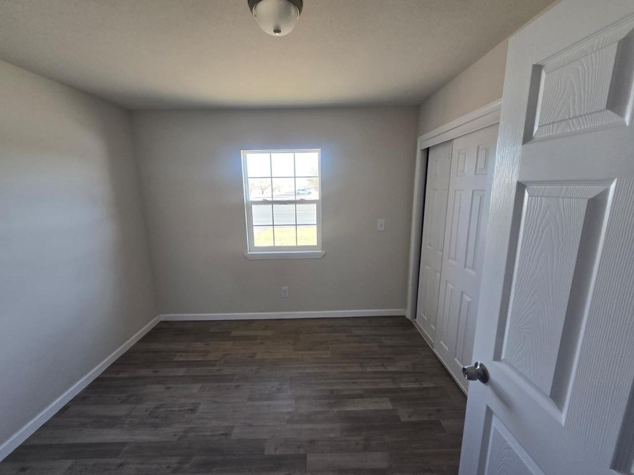 3301 Storey Ave - Photo 3 of 10