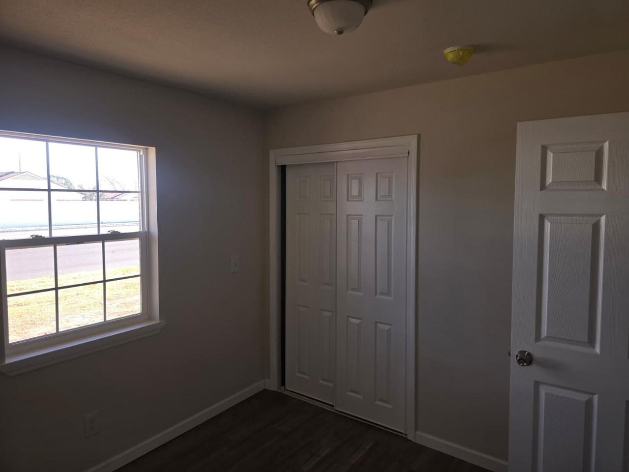 3301 Storey Ave - Photo 4 of 10