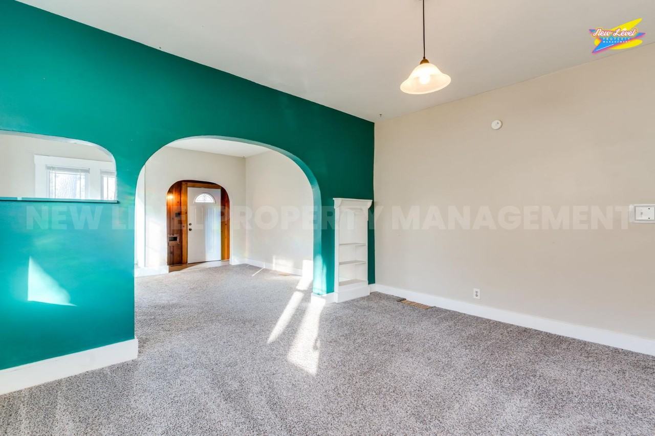 350 N Holyoke Pl - Photo 6 of 20