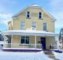 featured image of 601 8th Ave S #1