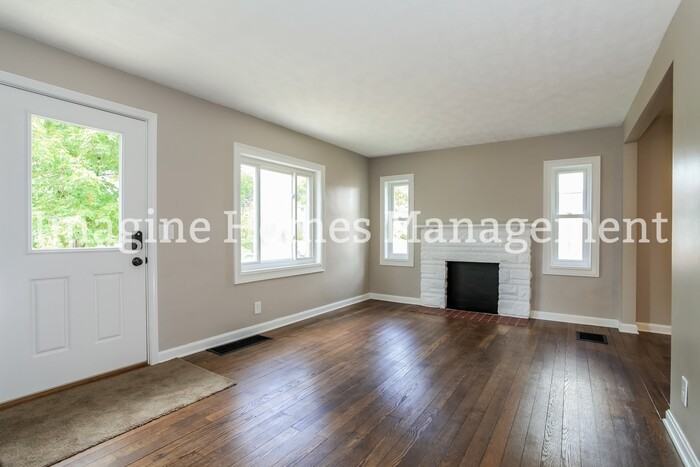 1014 Crosley Ave - Photo 3 of 19