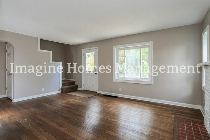 1014 Crosley Ave - Photo 4 of 19