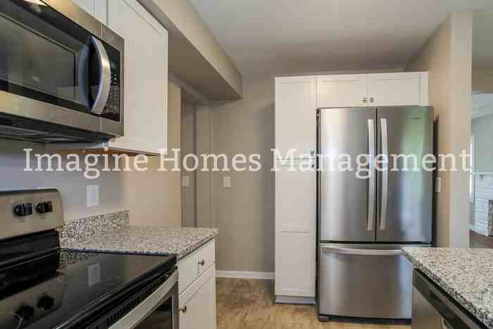 1014 Crosley Ave - Photo 7 of 19