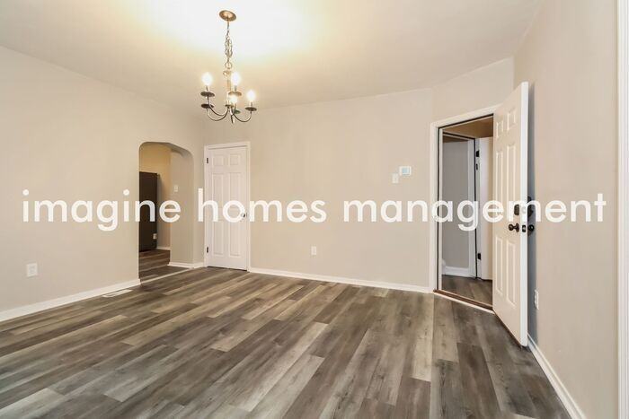 823 Collins Ave #1 - Photo 3 of 15