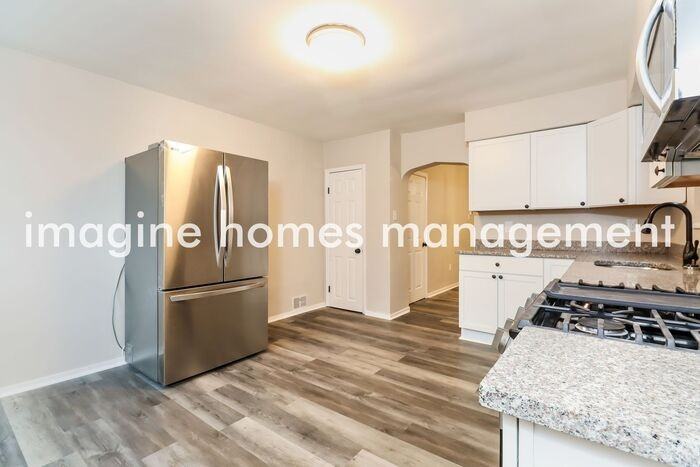 823 Collins Ave #1 - Photo 6 of 15