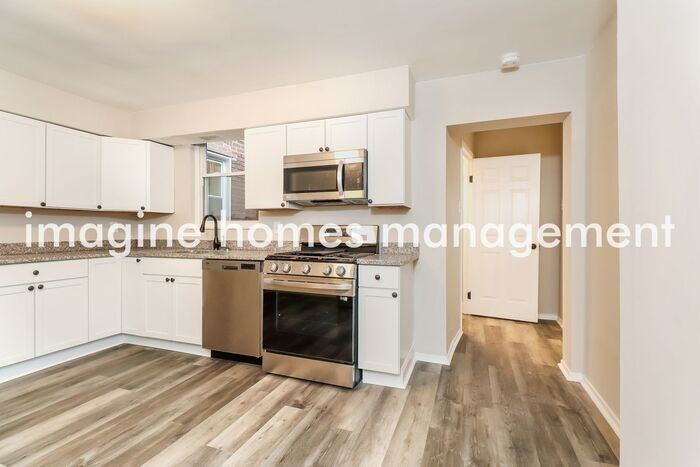 823 Collins Ave #1 - Photo 7 of 15