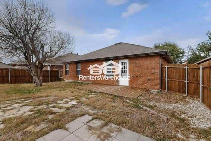 12712 Feathering Dr - Photo 5 of 41