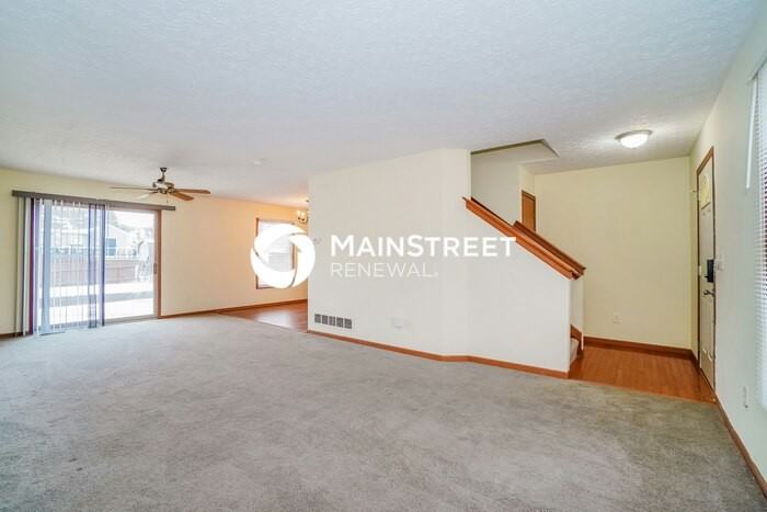 2672 Fernwood Ave - Photo 4 of 20