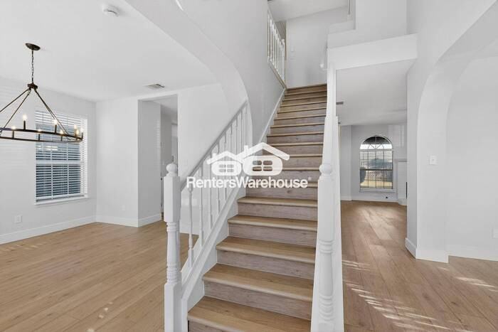 1617 Live Oak Ln - Photo 5 of 44