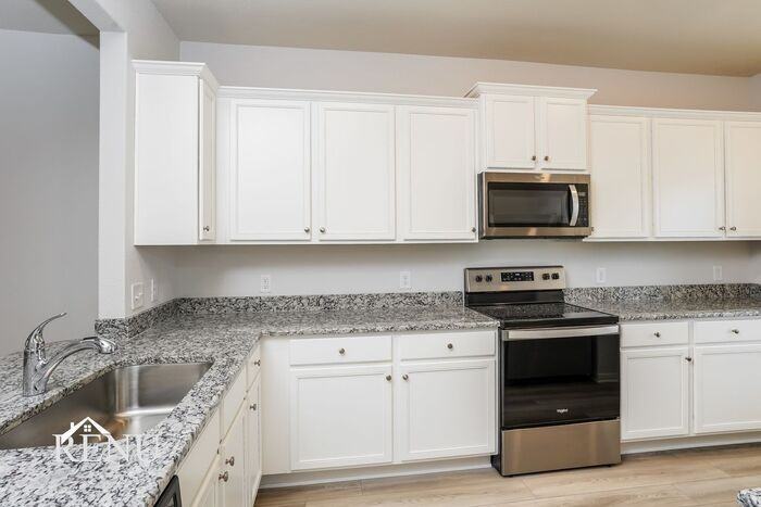 10406 Sweetwater Creek Dr - Photo 5 of 25