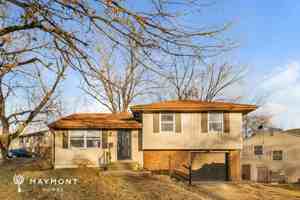 featured image of 8200 Ne 51st St