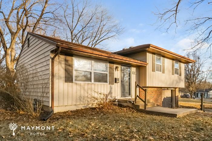 8200 Ne 51st St - Photo 2 of 6