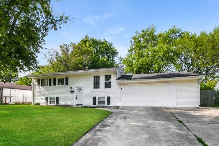 3955 Diamond Ln - Photo 4 of 12