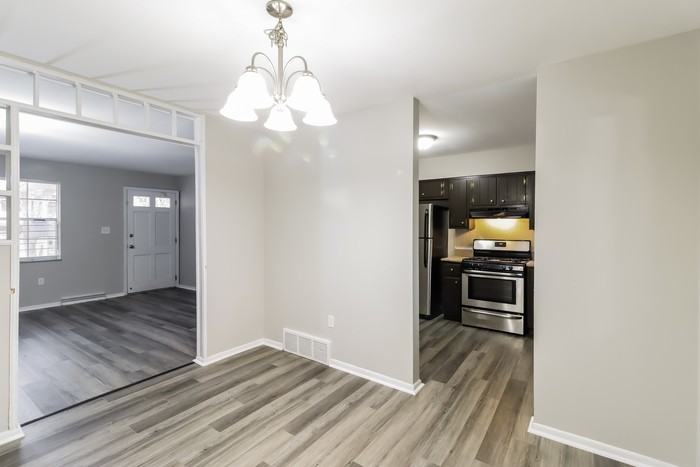 1061 Albany Ter - Photo 3 of 10