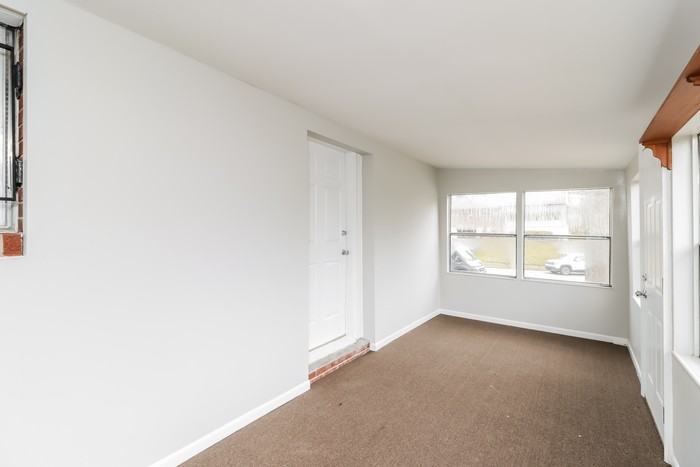 1061 Albany Ter - Photo 7 of 10