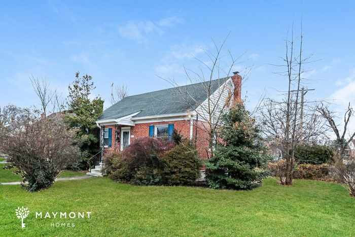 5907 Winthrope Ave - Photo 2 of 3