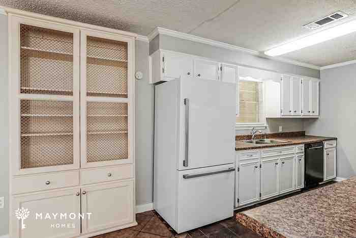 804 Berkshire St - Photo 4 of 11