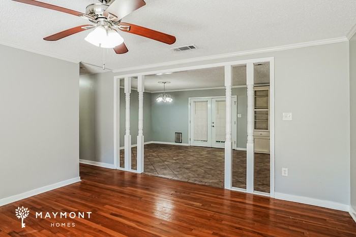 804 Berkshire St - Photo 6 of 11