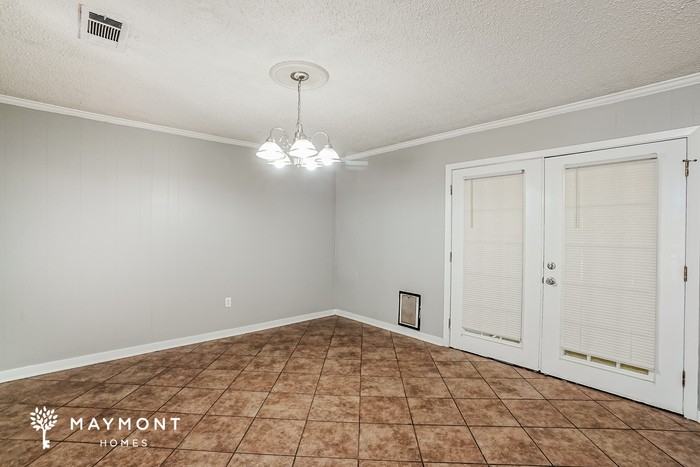 804 Berkshire St - Photo 7 of 11