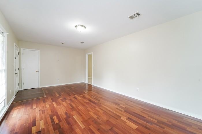 1527 Springridge Dr - Photo 4 of 11