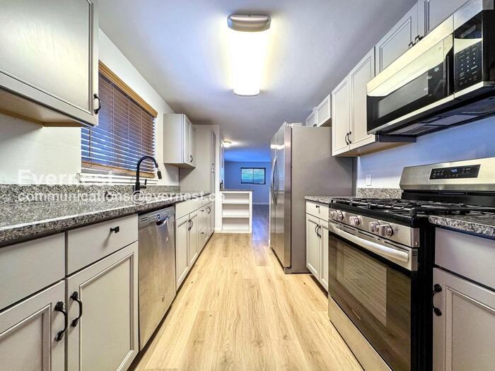 6638 S Logan St - Photo 3 of 28