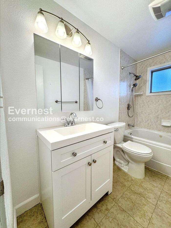 6638 S Logan St - Photo 6 of 28