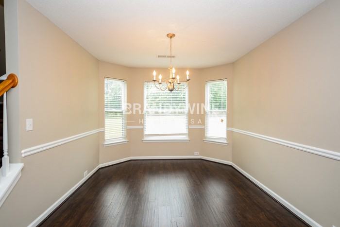 3807 Rosebud Park Dr - Photo 5 of 20