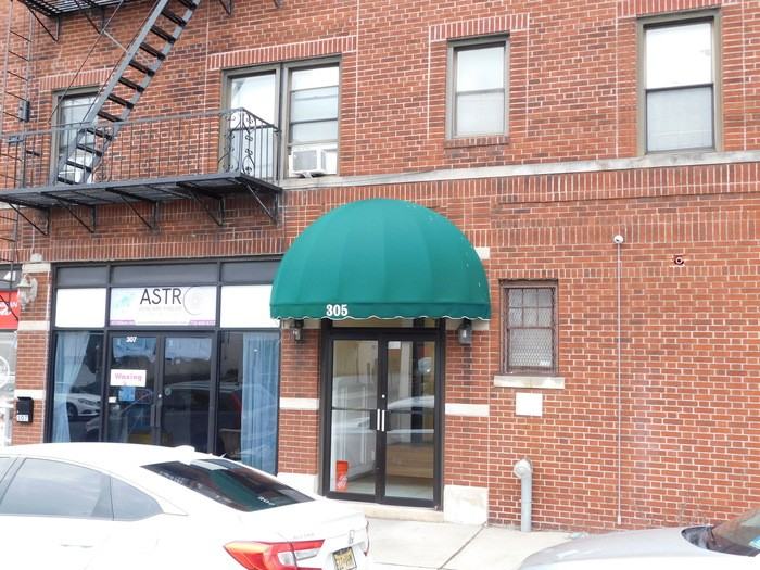 305 Milburn Ave #8 - Photo 2 of 11