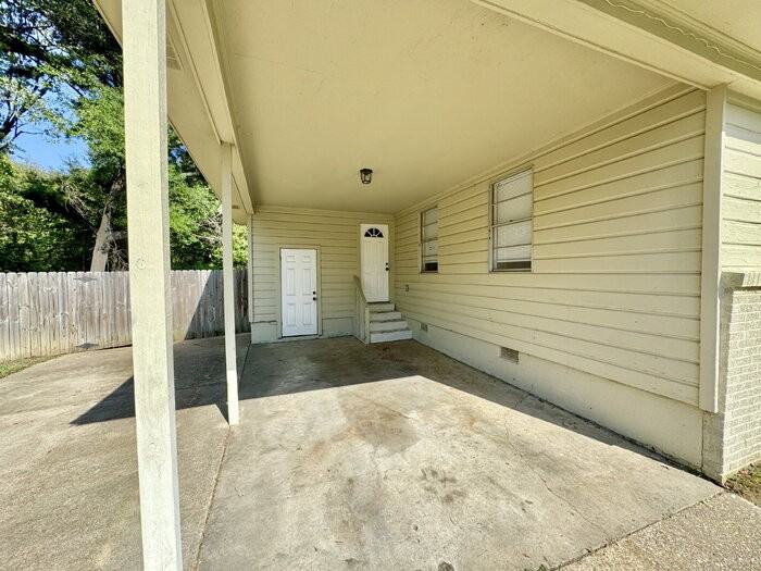 3176 Beauchamp Dr - Photo 3 of 20
