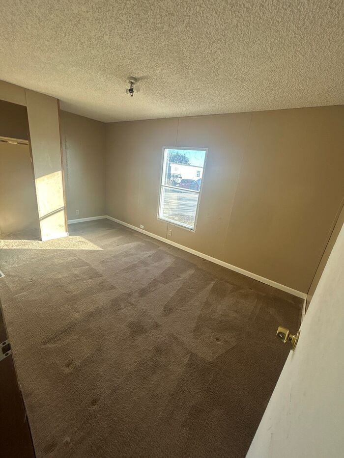 2008 W 3rd St - Photo 2 of 13