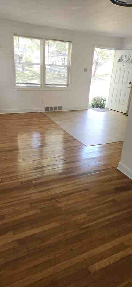 1001 E Washington St #1 - Photo 3 of 15