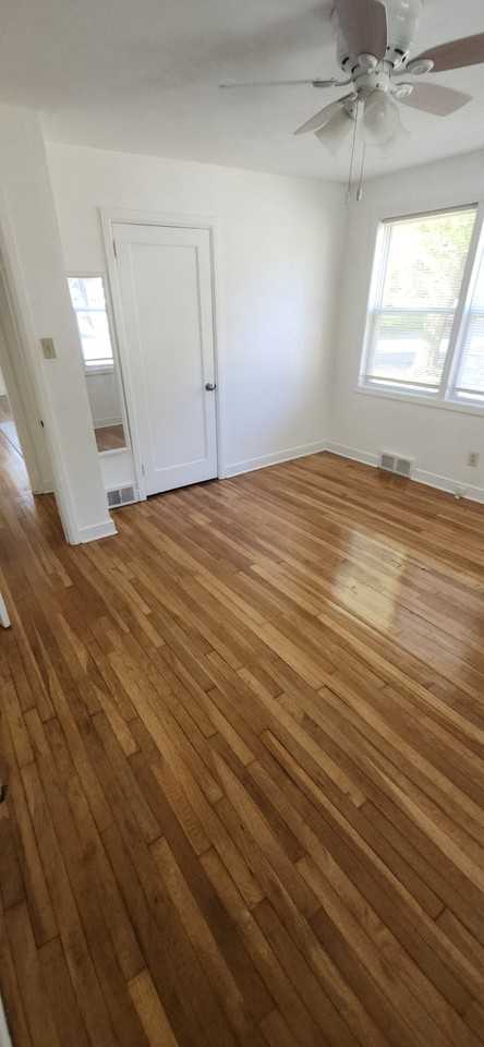 1001 E Washington St #1 - Photo 5 of 15