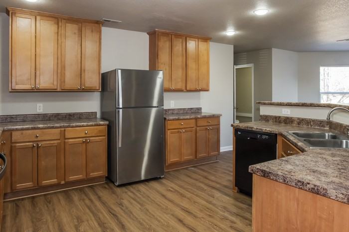 387 Jasmine Dr - Photo 6 of 11