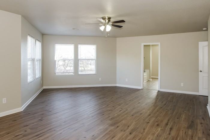 387 Jasmine Dr - Photo 7 of 11