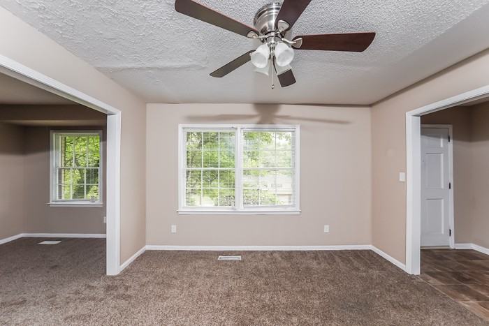 1656 5th Pl Nw - Photo 5 of 10