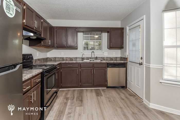 505 Castlerock Ct - Photo 4 of 11